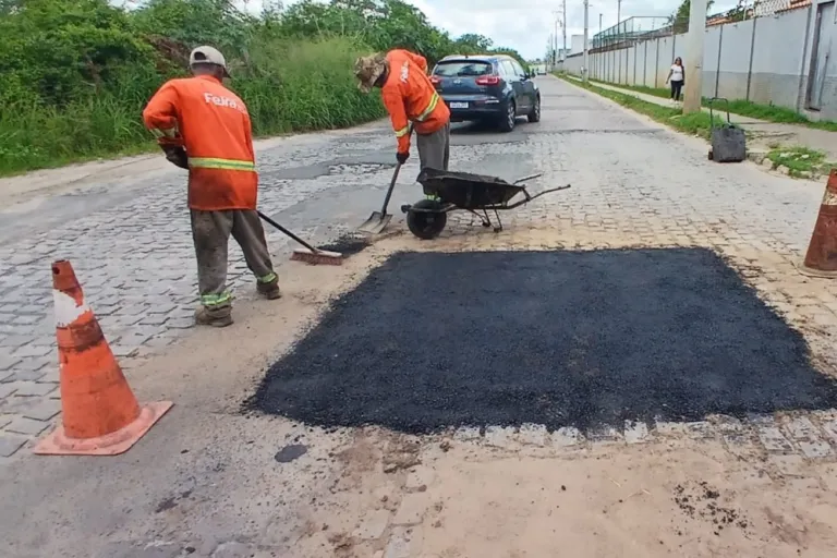 Prefeitura de Feira intensifica manutenção de vias públicas