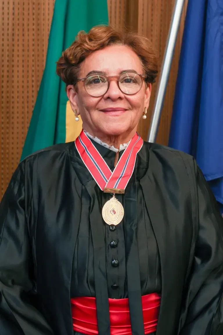 Promotora Edna Sara Cerqueira é empossada procuradora de Justiça do MPBA