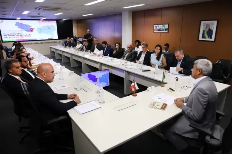 Governador se reúne com prefeito de Várzea do Poço e reforça parceria com entregas e novos investimentos