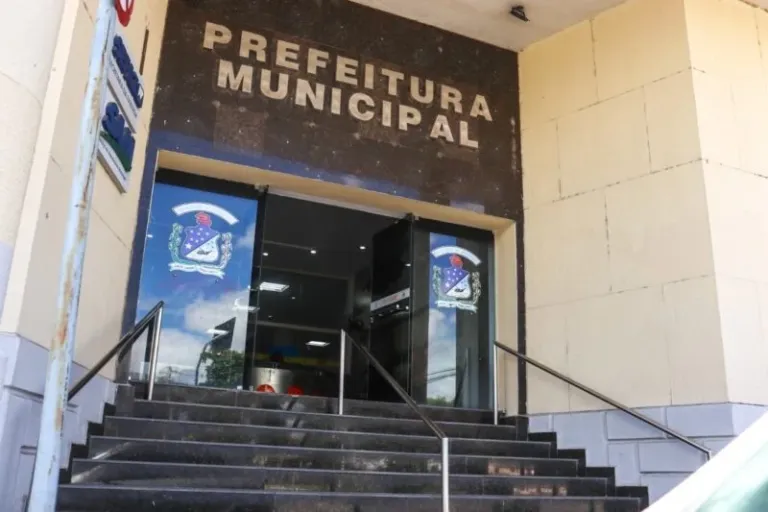 Prefeitura de Juazeiro coloca 120 lotes com veículos, máquinas e sucatas em leilão