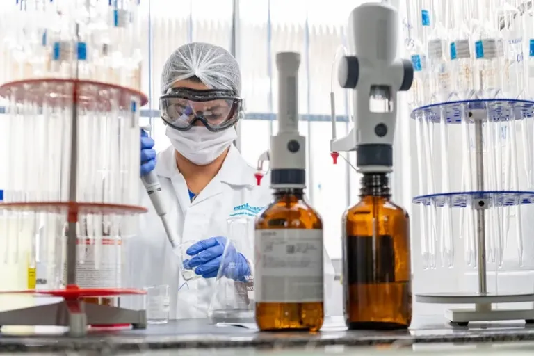 4,6 milhões de análises anuais garantem a qualidade da água distribuída pela Embasa