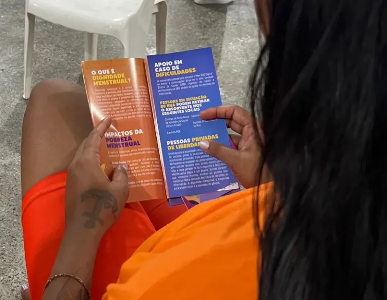 Presas participam de atividades com foco no acolhimento, autoestima e acesso a direitos