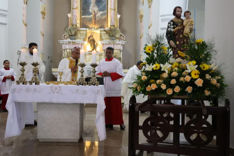 Missa em louvor a São José reúne multidão na Catedral Metropolitana de Senhora Santana