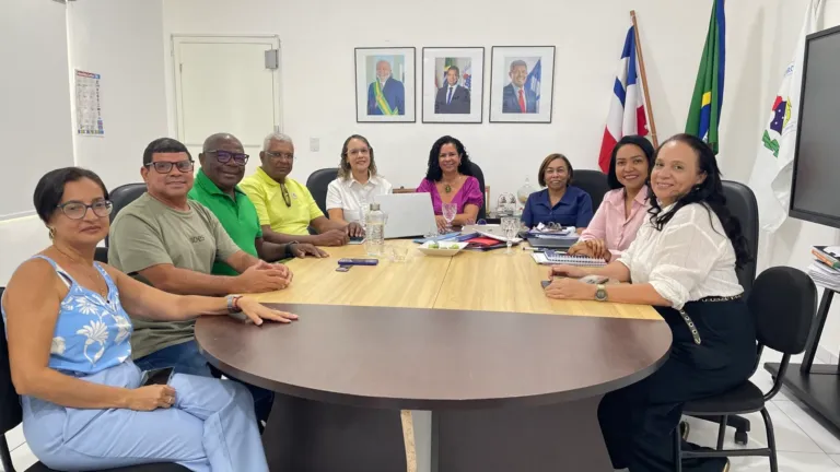 Valorização do Servidor: em reunião com a APLB, Secretaria de Educação define gratificação para escolas do Juá Integral