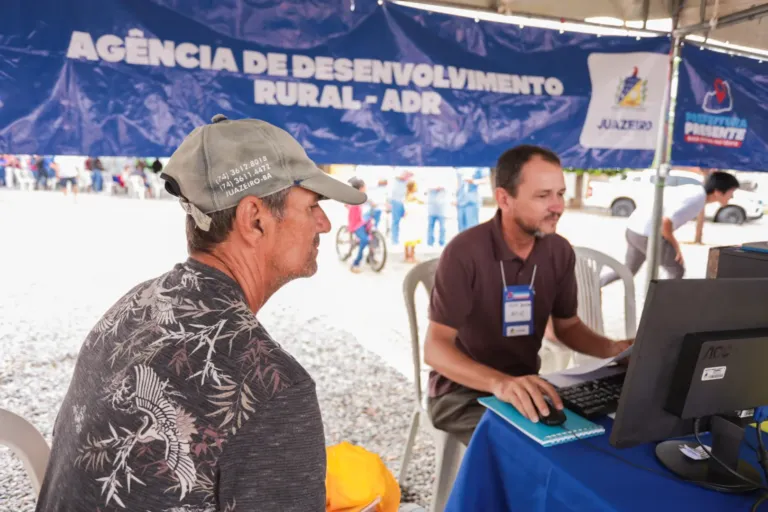 AMA e ADR oferecem diversos serviços à população de Abóbora no Programa Prefeitura Presente