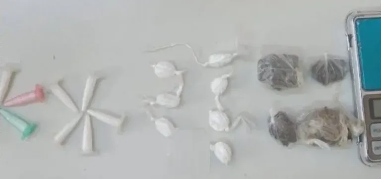 PM apreende drogas durante ação em Eunápolis
