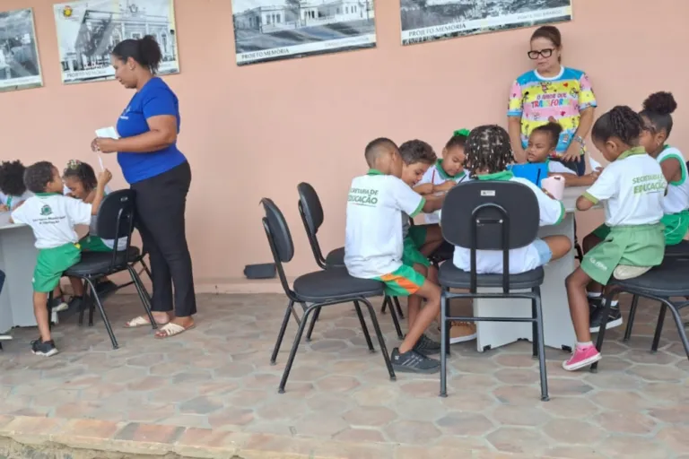 Vozes do Casarão promove sarau e incentiva leitura em Feira de Santana