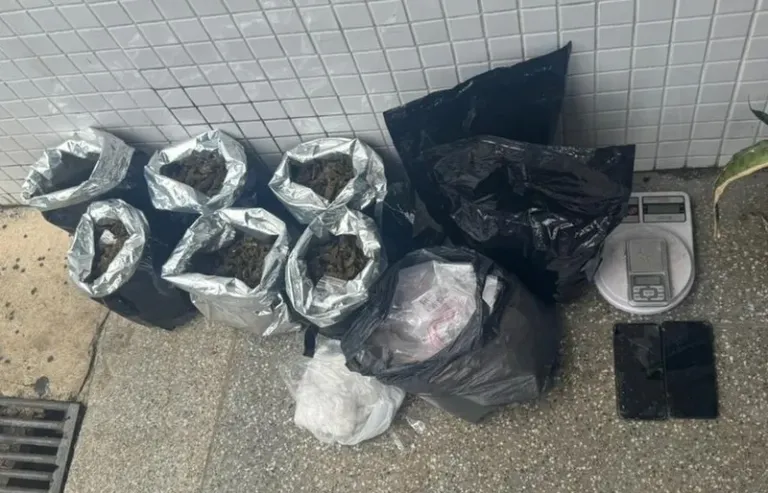 PM prende suspeito de tráfico com 5 kg de maconha em Plataforma