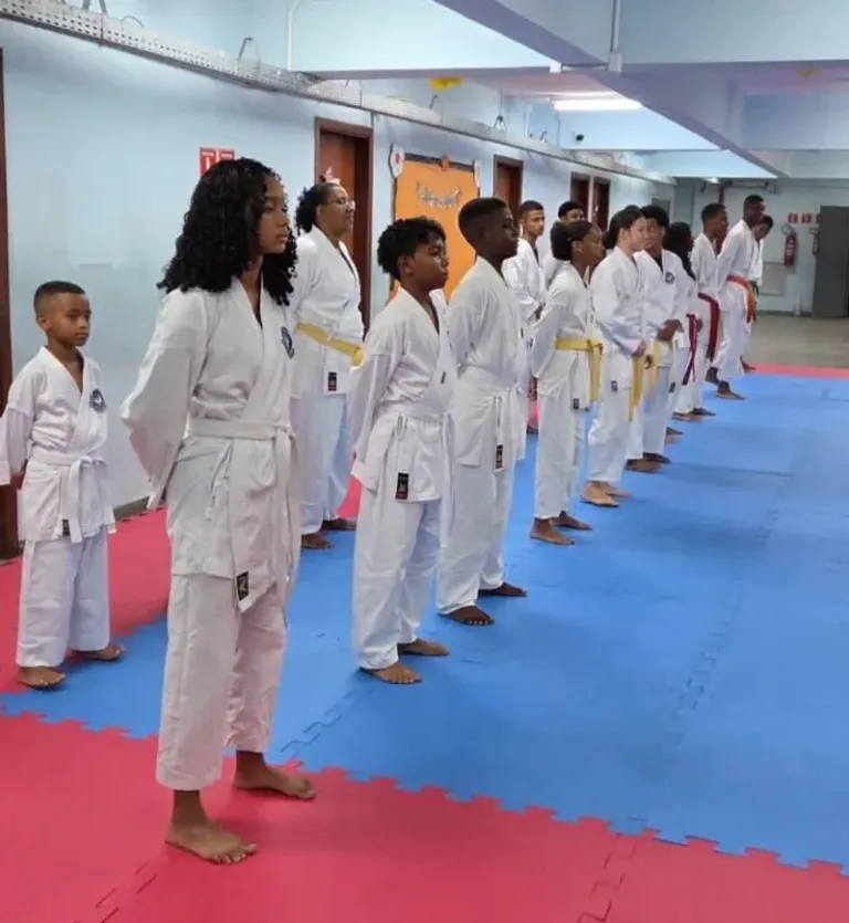 PM promove cerimônia de graduação do Projeto Karatê do Saber