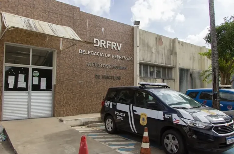 Homem é preso após tentar roubar motocicleta em Pau da Lima