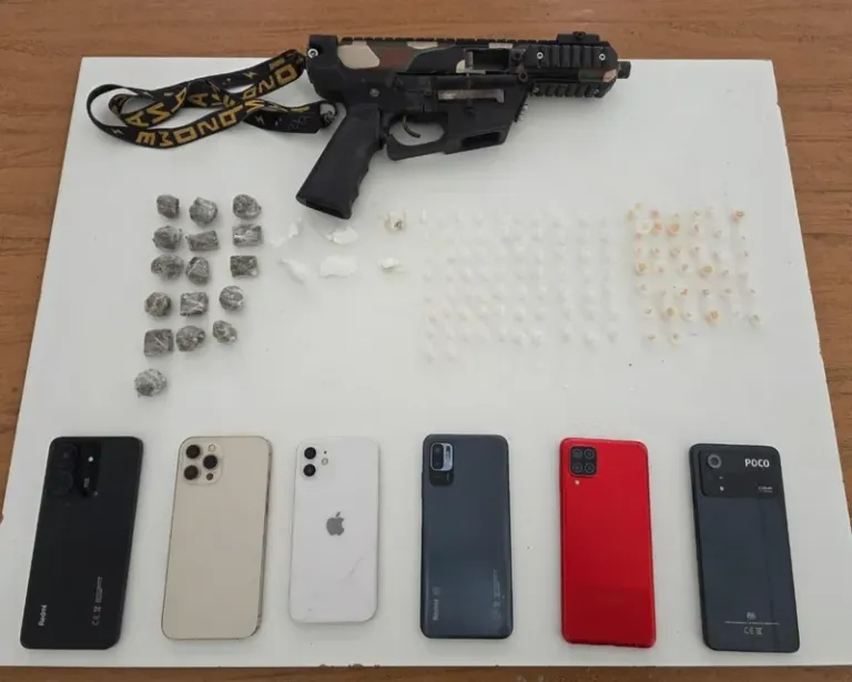 PM apreende arma de fogo e drogas em Porto Seguro