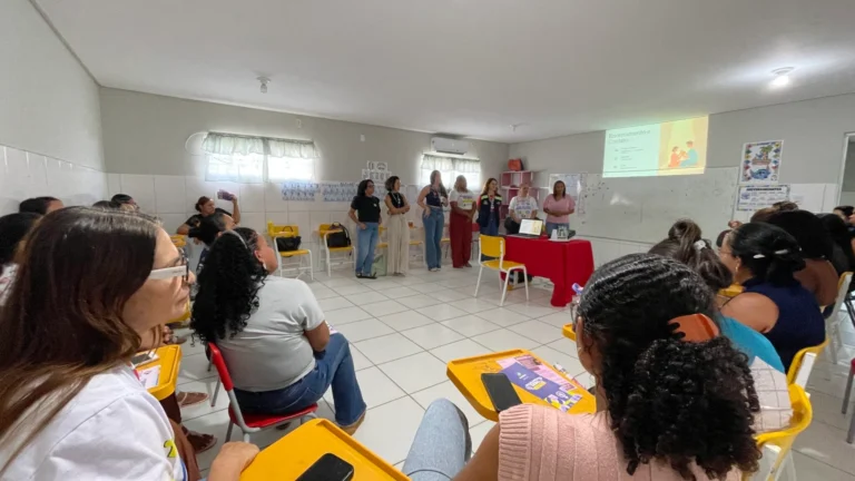 Prefeitura de Juazeiro realiza palestra sobre violência contra mulher nas escolas do Junco, Salitre