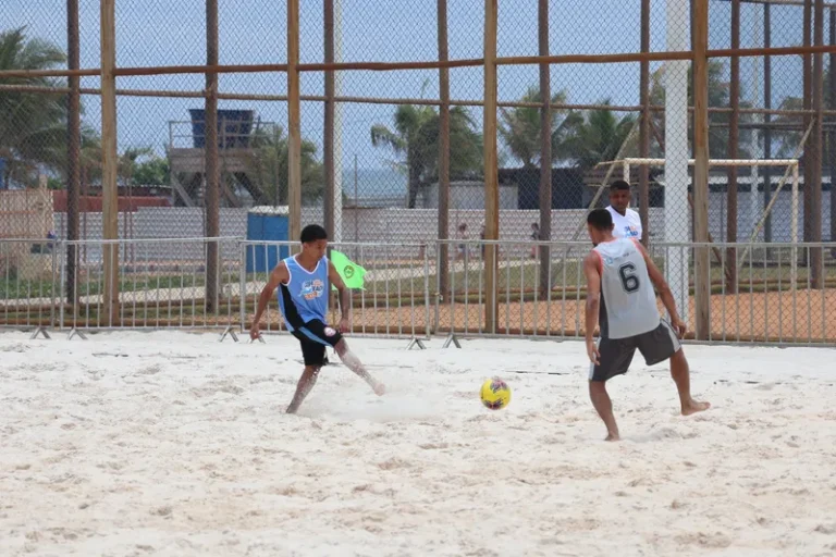 Terceira etapa da Copa Metropolitana de Beach Soccer movimenta orla da Boca do Rio neste final de semana