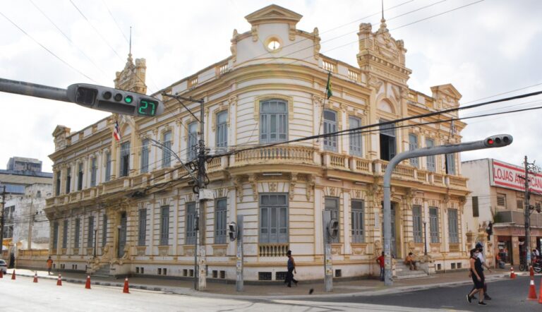 Prefeitura altera expediente na Quinta-feira da Semana Santa