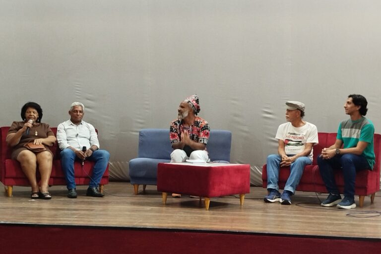 Roda de conversa no CUCA debateu enfrentamento ao feminicídio e preconceitos religiosos