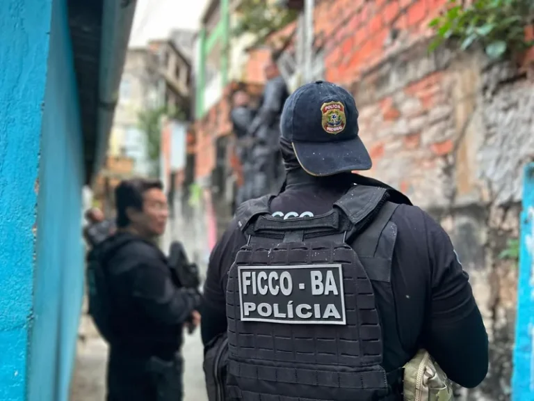 FICCO Bahia, PC e Polícia Federal da Bolívia capturam líder de facção em Santa Cruz de La Sierra