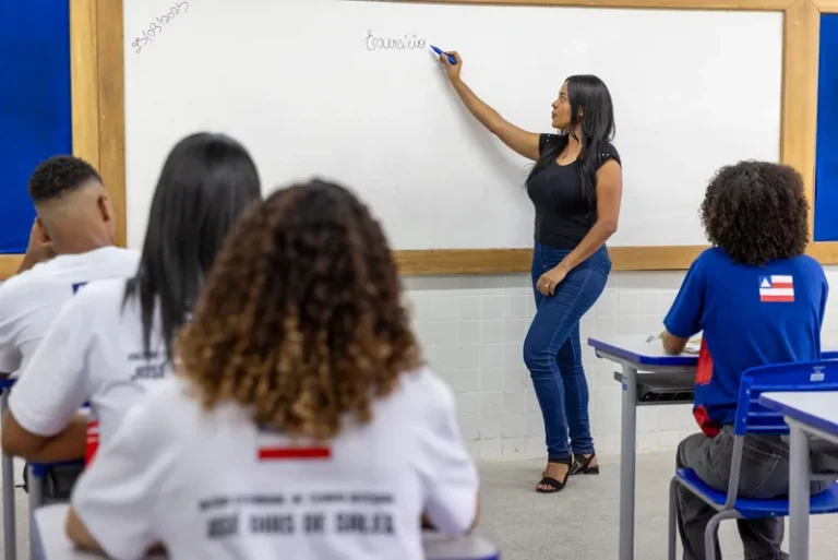 SEC incentiva professores e diretores escolares da Educação Básica a participarem da Escuta Nacional do MEC