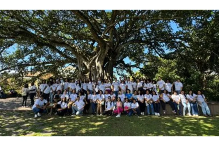 Camaçari celebra aprovação de 54 estudantes no programa UPT