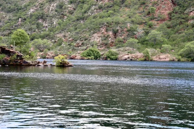 Rios da Bahia permanecem acima do nível de segurança e Inema mantêm alerta para risco de inundações