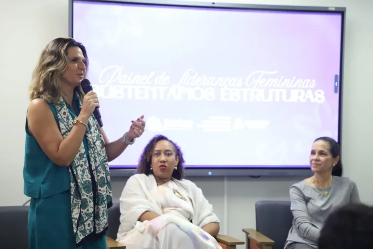 Com presença de secretárias municipais, Semana da Mulher é aberta com painel sobre liderança feminina na gestão