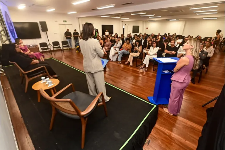 Prefeitura de Salvador concede Selo Pacto pela Mulher a 14 instituições