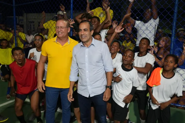 Prefeitura entrega praça requalificada na Liberdade e amplia opções de lazer na cidade