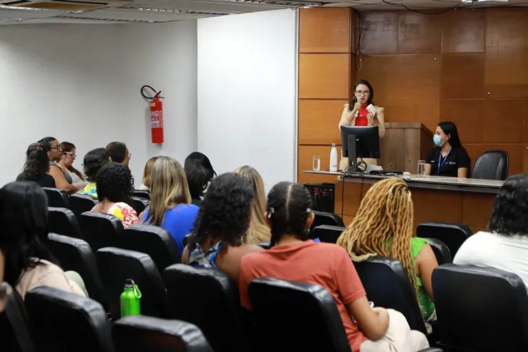 Prefeitura promove evento voltado à saúde, acolhimento e valorização das servidoras