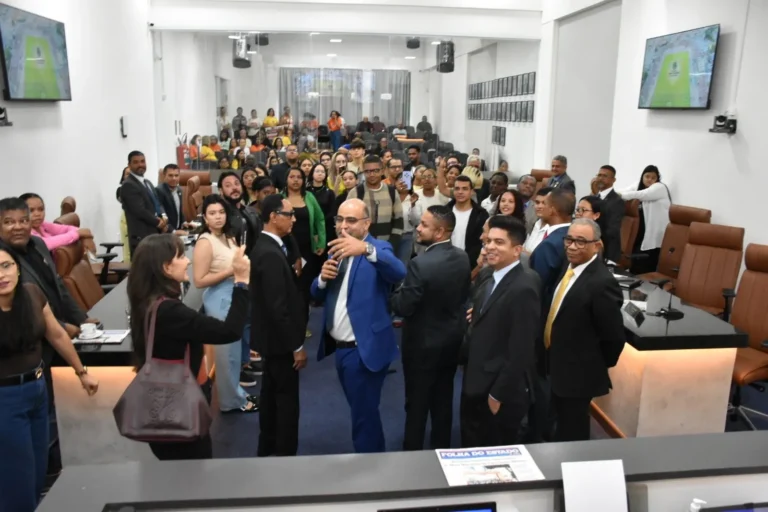 Estudantes de Direito acompanham sessão ordinária da Câmara