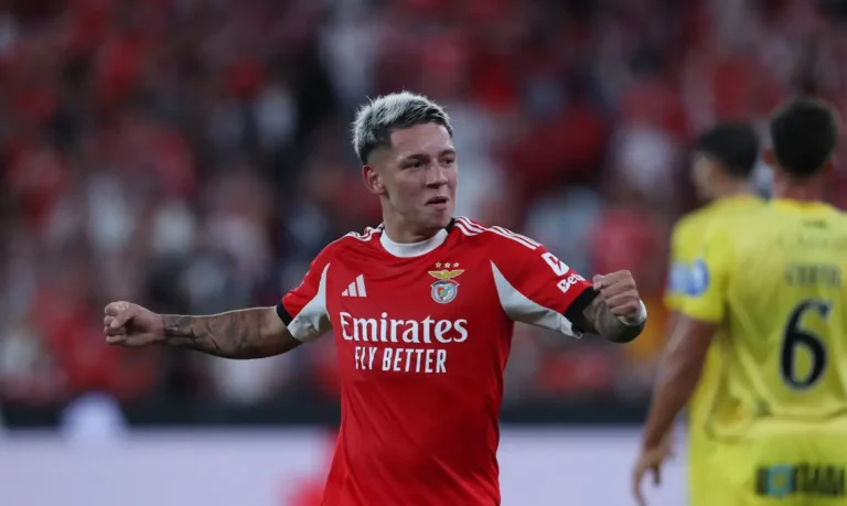Uefa suspende jogador do Benfica por discriminação contra Vini Jr.