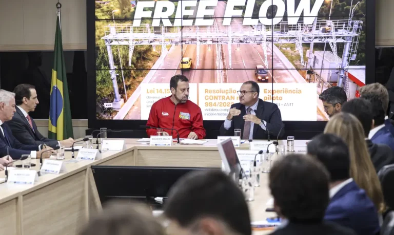 Governo suspende 3,4 milhões de multas por não pagar pedágio