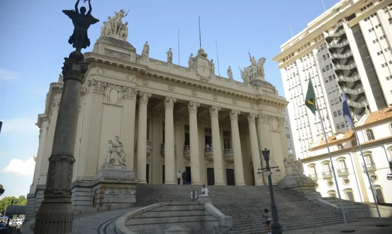 Justiça nega liminar para suspender eleição para presidência da Alerj