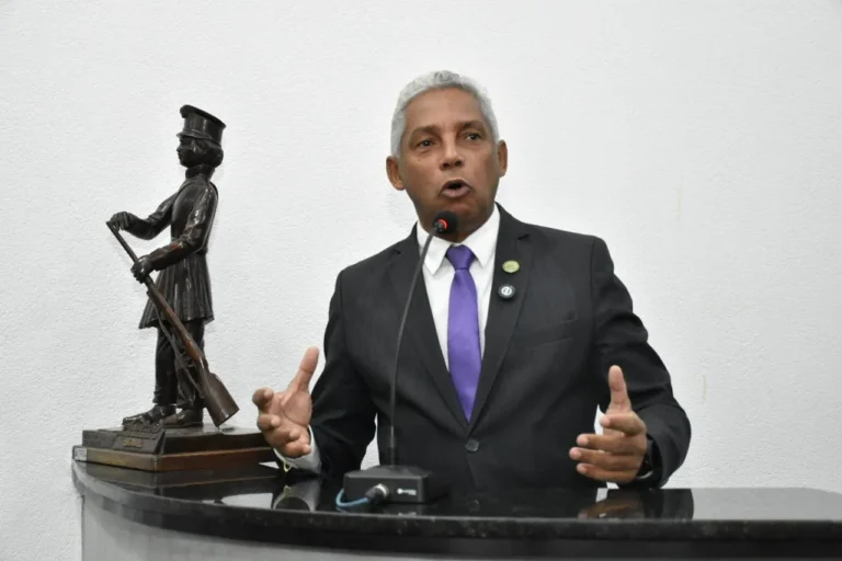 Em Ipuaçu: indicação sugere manutenção e limpeza da Praça do Caroá, em povoado de mesmo nome