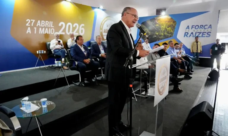 Alckmin anuncia R$ 10 bilhões para modernização de máquinas agrícolas