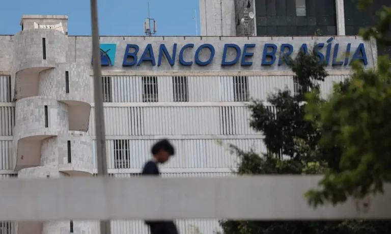 “Estamos todos pagando a conta”, diz bancário sobre o caso BRB/Master
