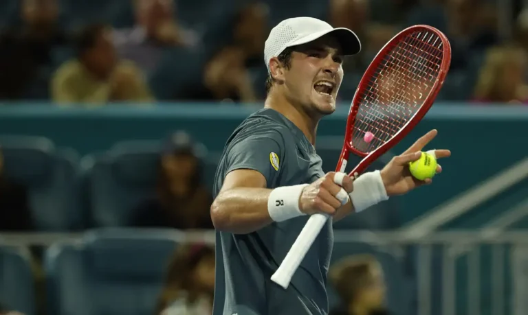 Tênis: João Fonseca avança para quartas de final em Monte Carlo