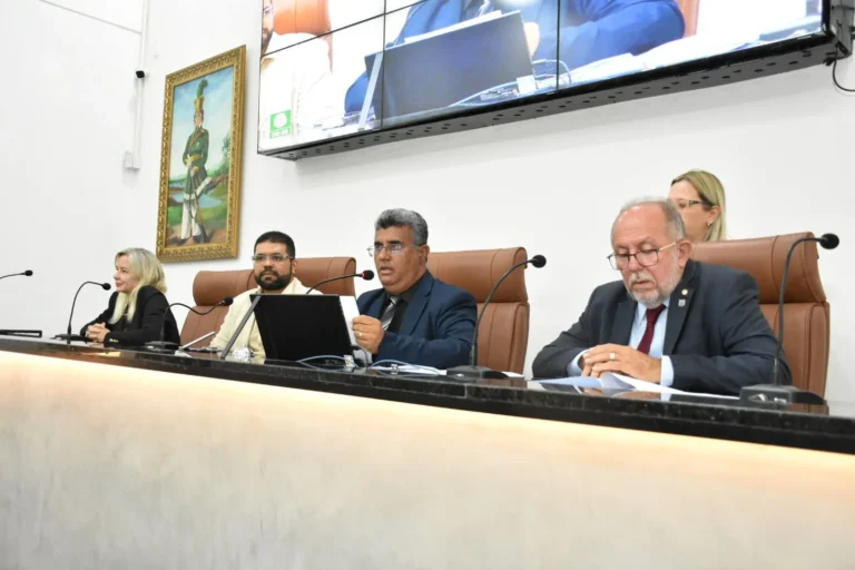 Audiência pública discute situação da fila da regulação na saúde em Feira