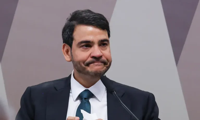 Senado rejeita indicação de Messias para STF