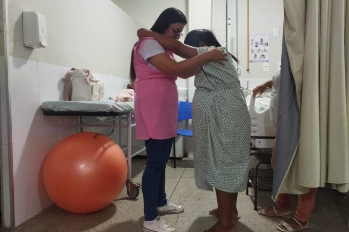Hospital Municipal Esaú Matos fortalece parto humanizado com doulas e curso de capacitação