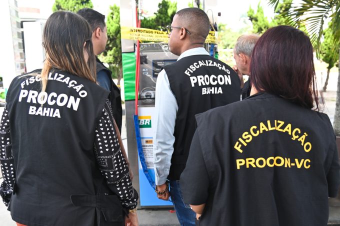 Procon e ANL interditam bicos de GNV por pressão irregular em posto de Vitória da Conquista
