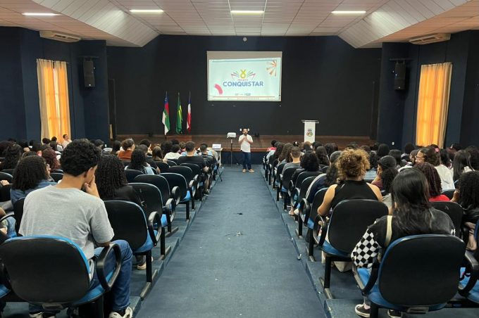 Projeto Conquistar: Coordenação de Juventude realiza aula inaugural do curso preparatório para ENEM e vestibulares