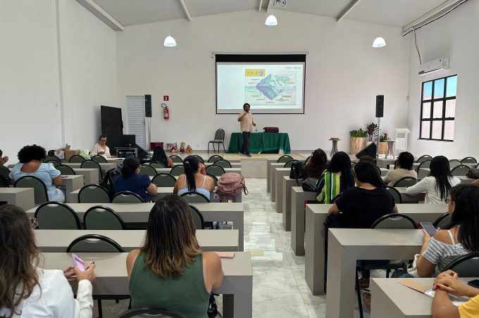 Projeto Set Brasil 360° promove aula prática com foco no brincar para professores da educação infantil municipal