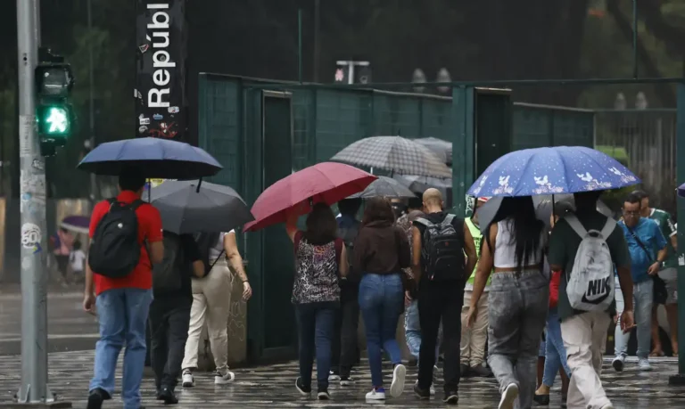 Fim de semana tem alerta de chuva para o Norte e extremo Sul do país