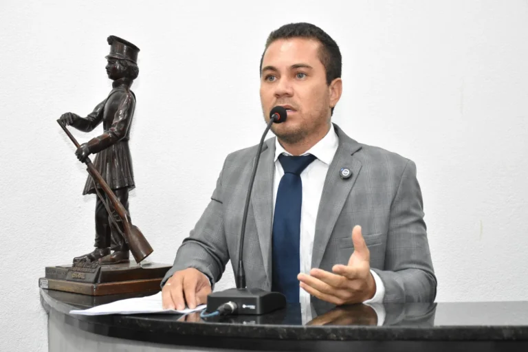 Instalação de redutores de velocidade no bairro Santo Antônio dos Prazeres e na Vila Olímpia