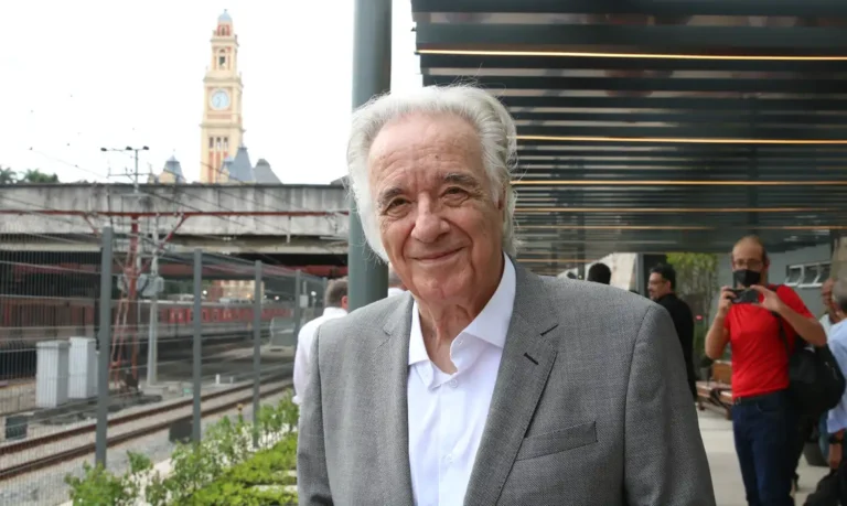 Na Mesa com Datena recebe maestro João Carlos Martins