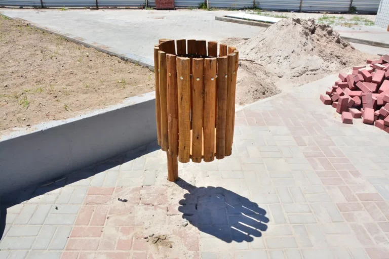 Comunidade cobra revitalização de praça e campo de futebol do Conjunto Jomafa