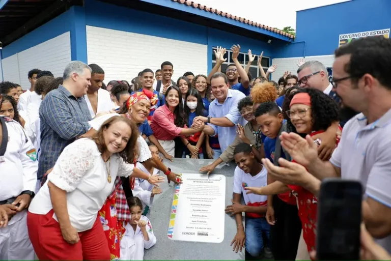 Rotary de Itapuã ganha nova vida com modernização e reforça educação integral em Salvador