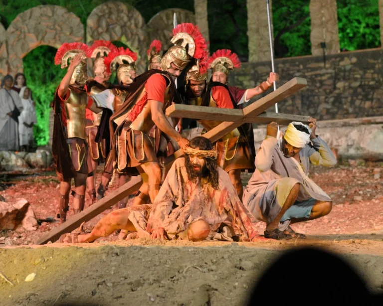 Espetáculo sacro Jesus de Nazaré emociona multidão no Distrito de Itamotinga