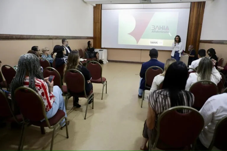 Bahia lidera avanço histórico na alfabetização e inicia 2026 com novas estratégias