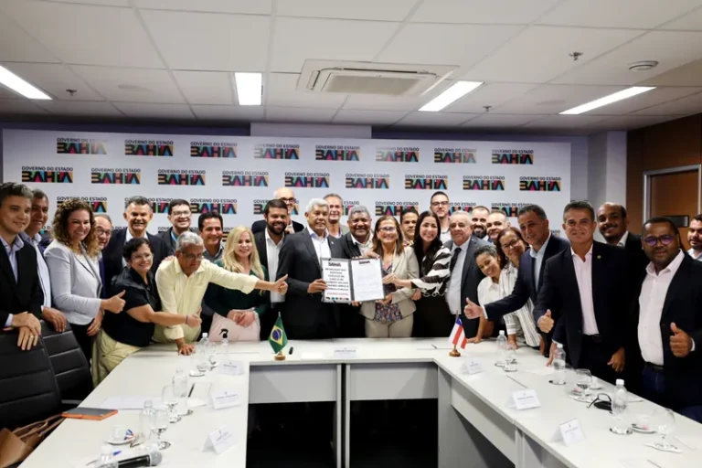 Estado firma convênio com consórcio intermunicipal para regular resíduos sólidos na Bahia