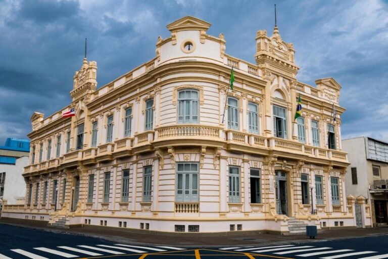 Paço Municipal Maria Quitéria celebra 100 anos com solenidade em Feira de Santana